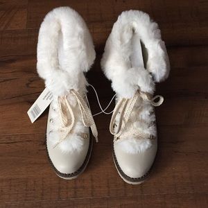 Women’s Winter White Boots ❄️